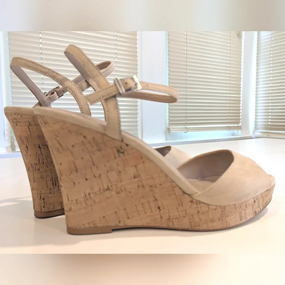 Charles By Charles David Wedge Sandals - Picture 7 of 10